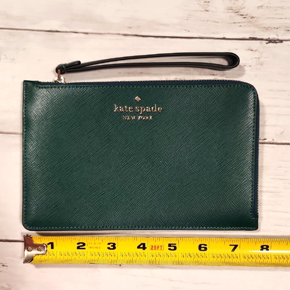 NWOT Kate Spade Green Wristlet